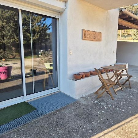 Location Venelles Villa Luaran gambar