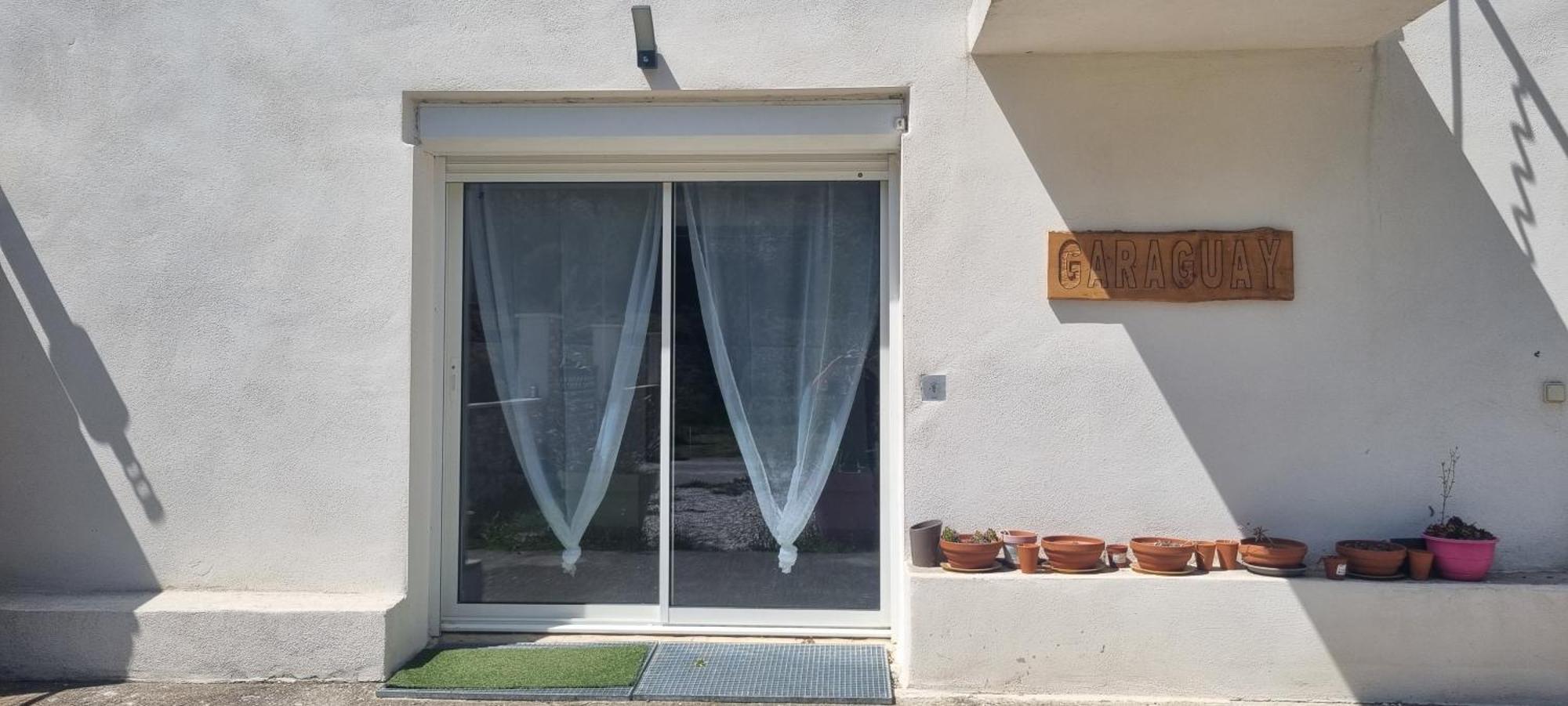 Location Venelles Villa Luaran gambar